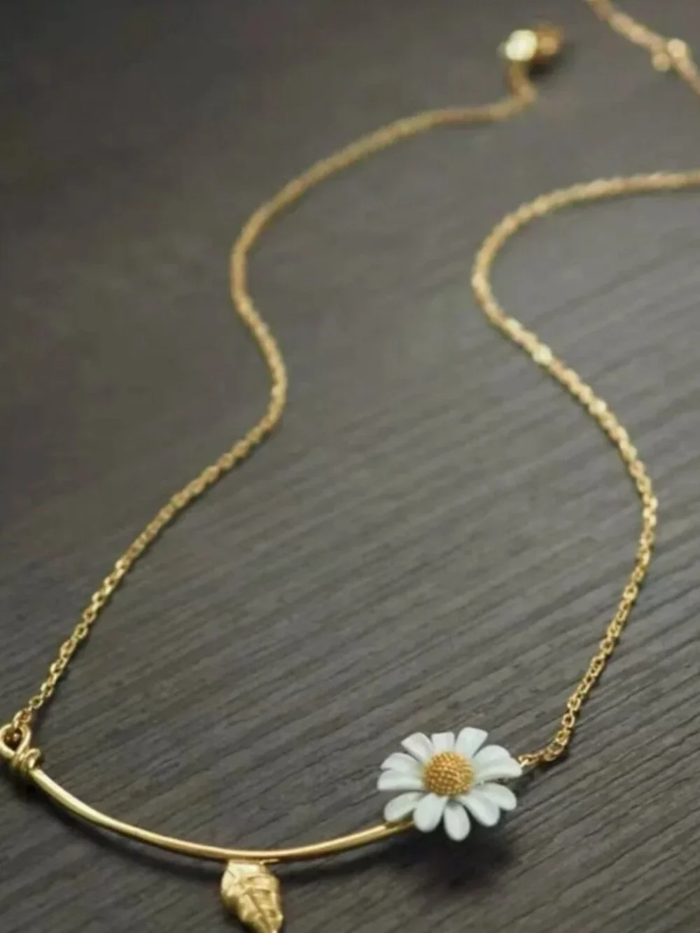 Kate Spade Daisy Flower Pendant Necklace Gold Tone White Enamel Floral Necklace